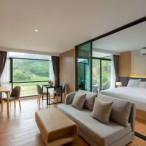 فندق Wyndham Garden Phuket, شاطئ ناي ثون